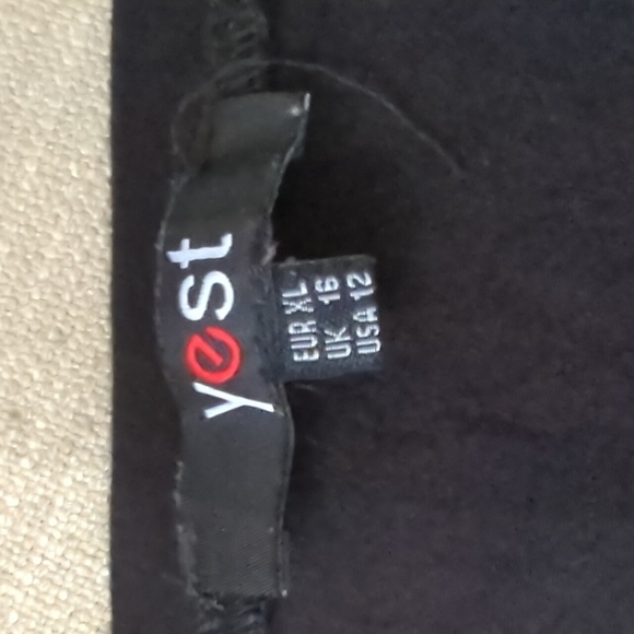 Yest  patterned top XL 12 - Picture 3 of 3